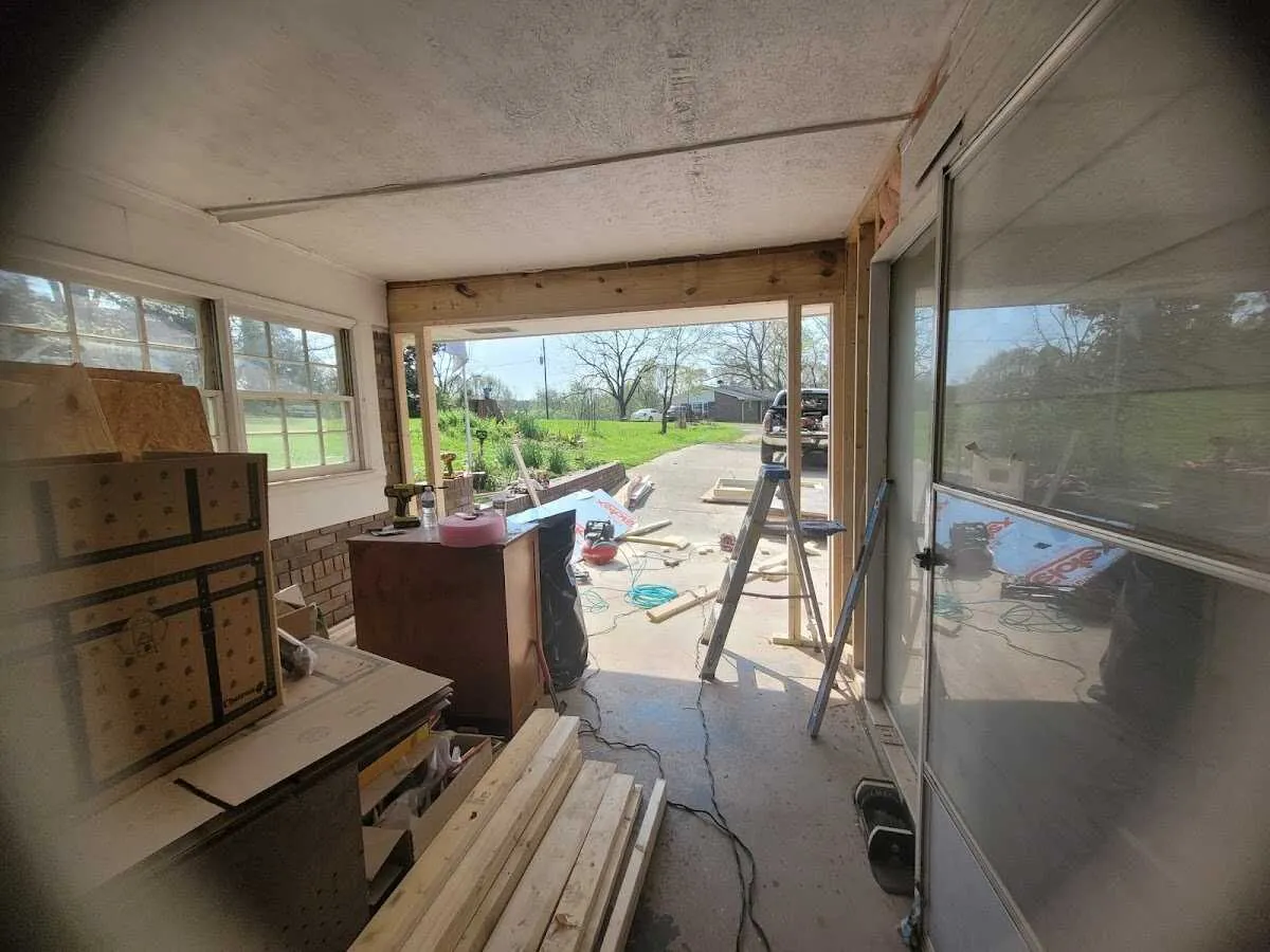 Air movers and dehumidifier for Water Mitigation Services in Bennettsville